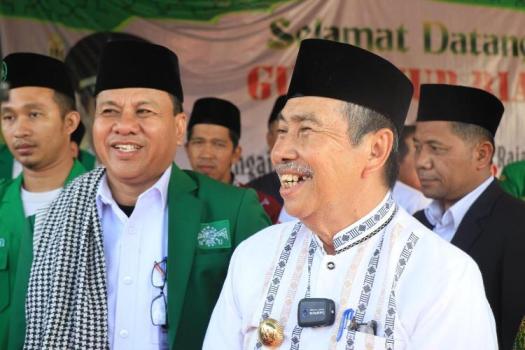 Di Hadapan Ribuan Warga Sukamaju, Gubernur Syamsuar Promosikan Program UHC Capaian Suhardiman